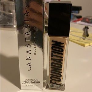 Anastasia Luminous Foundation 200W, BRAND NEW